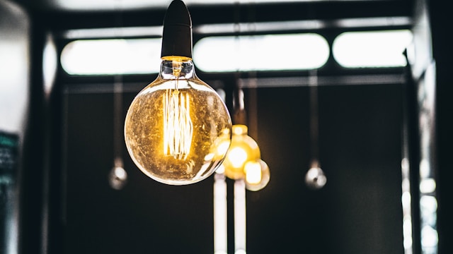 tilt-shift-lens-photography-of-clear-glass-bulb